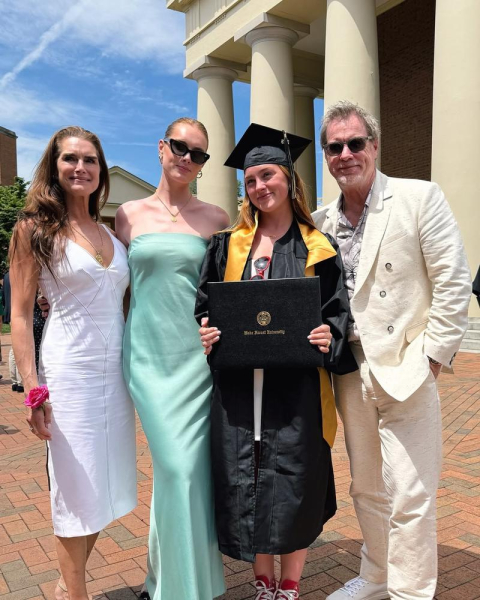 Брук Шилдс запостила фото із випускного старшої доньки