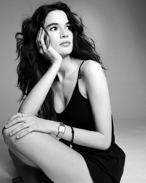 Кацуріна в лаконічному міні показала, як пізнає себе 30-річну