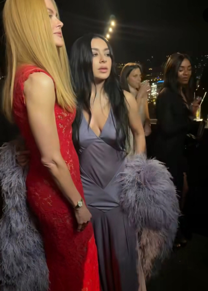 Кідман у купальному луці похизувалася стрункою фігурою на відпочинку біля Лазурного берега. Фото