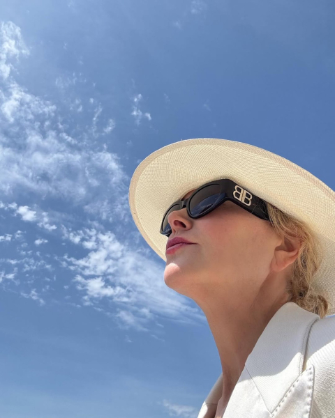 Кідман у купальному луці похизувалася стрункою фігурою на відпочинку біля Лазурного берега. Фото