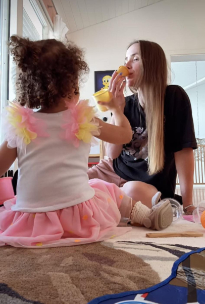 Світоліна замилувала іграшковим чаюванням із 2,5-річною донею. Відео