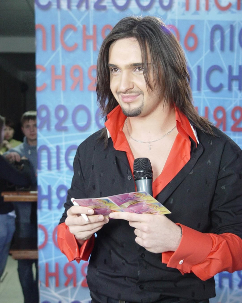 Від фаната Руслани і переможця "Шансу" до військового і краша зумерів: як змінювався Віталій Козловський. Фото