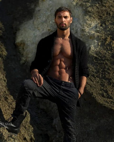 Від фаната Руслани і переможця "Шансу" до військового і краша зумерів: як змінювався Віталій Козловський. Фото