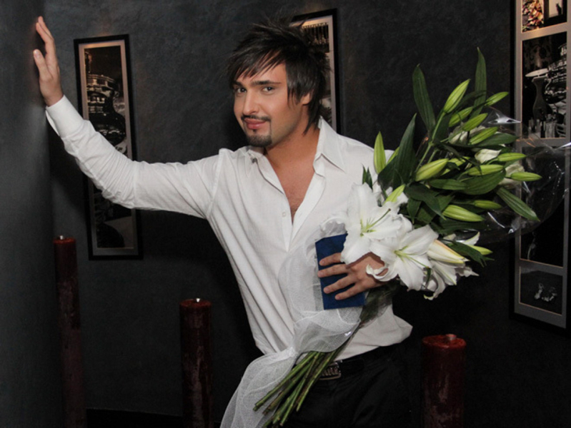 Від фаната Руслани і переможця "Шансу" до військового і краша зумерів: як змінювався Віталій Козловський. Фото