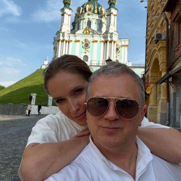"Закоханий на все життя": Горбунов із нагоди Дня міста похвалився фото з Осадчою на київських локаціях