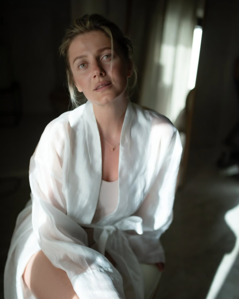 "Це був чудовий день": KOLA привітала чоловіка з річницею шлюбу та показала їхні весільні фото