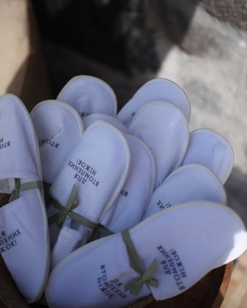 "Це був чудовий день": KOLA привітала чоловіка з річницею шлюбу та показала їхні весільні фото