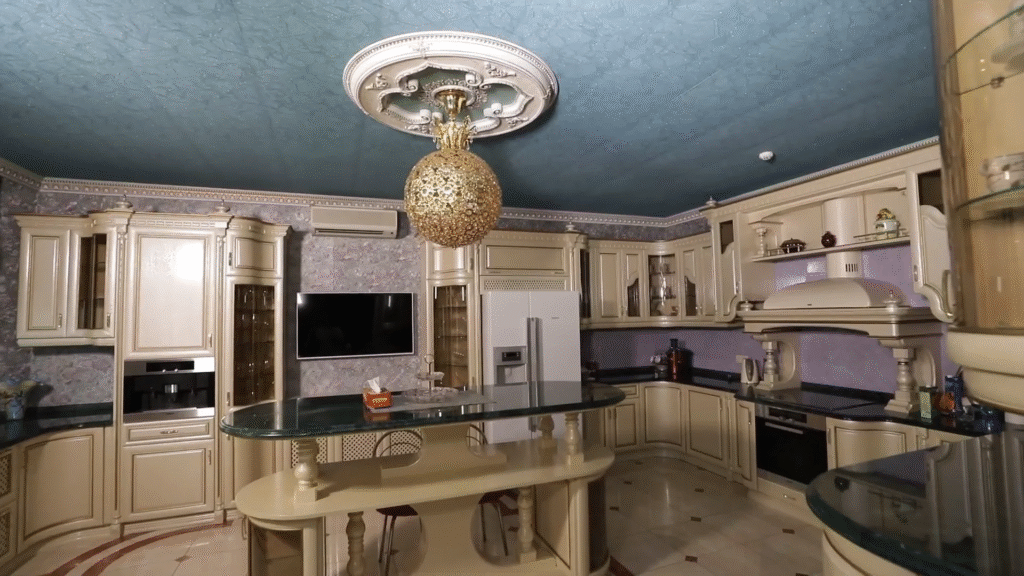 Как живет Камалия: роскошный дом за 15 миллионов долларов с хамамом, студией и джакузи