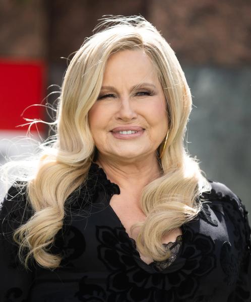 Исчезли с экранов, а сегодня снова на всех обложках: какие звезды получили второй шанс на славу