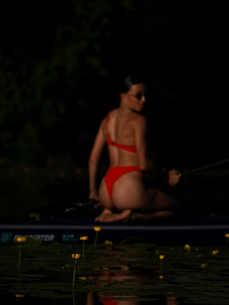 "Комплексів було достатньо": Бех у бікіні похвалилася тілом на воді та розповіла про шлях прийняття себе. Фото