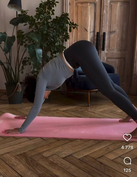 "Не розкіш, а необхідність": Каменських у лосинах на килимку показала, як турбується про своє тіло