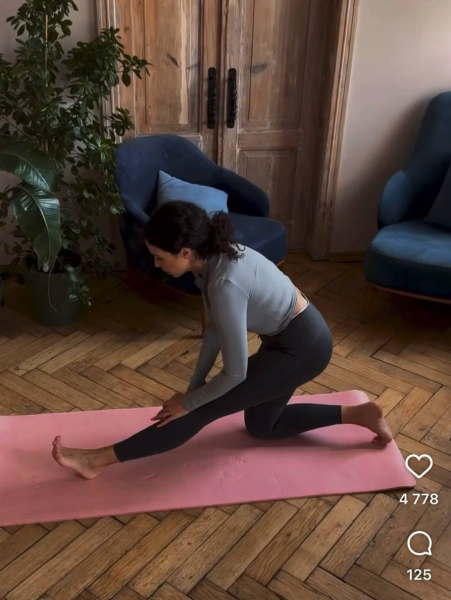 "Не розкіш, а необхідність": Каменських у лосинах на килимку показала, як турбується про своє тіло