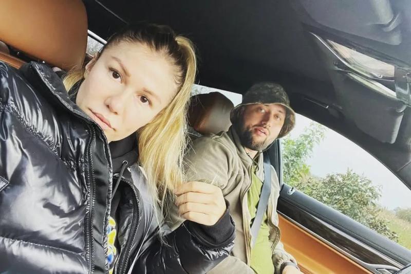 Не только Леся Никитюк: 5 украинских звезд, которые состоят в отношениях с военными