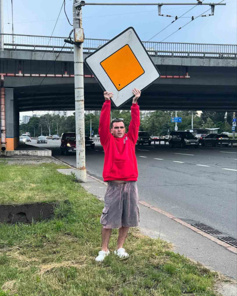 "Нічого не допомагає": Wellboy про свою наркозалежність та психічний розлад, що через неї розвинувся