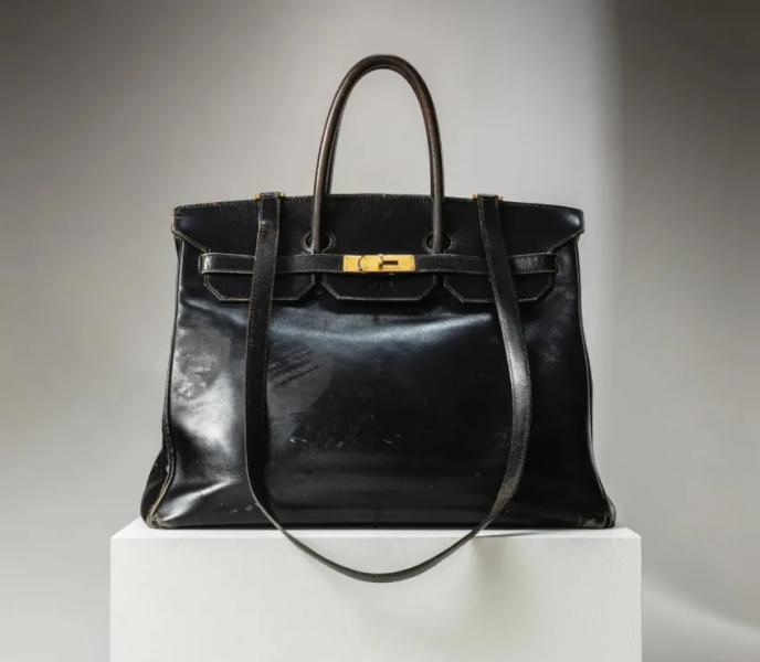 Оригинальную сумку Herm&egrave;s Birkin, созданную для Джейн Биркин, выставят на аукцион &ndash; фото