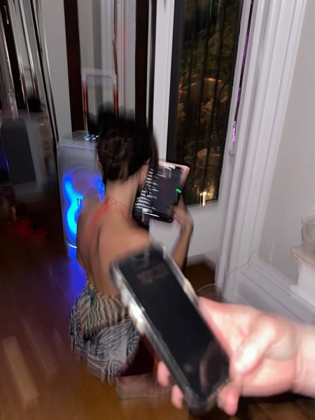 Торт-сідниці, гарячі танці та повітряні кульки: Ратаковскі показала, як відгуляла своє 34-річчя