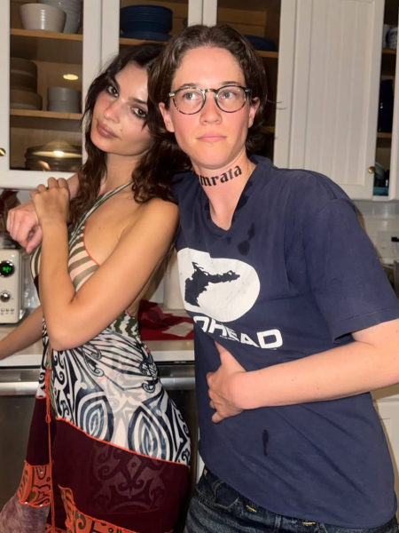 Торт-сідниці, гарячі танці та повітряні кульки: Ратаковскі показала, як відгуляла своє 34-річчя