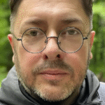 «Мне физически плохо вдали от дома»: почему Суханов тайно выехал в Юрмалу