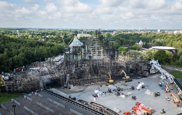 Масштабный пожар уничтожил главную сцену Tomorrowland в Бельгии: фестиваль под вопросом