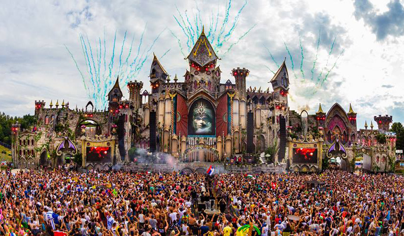 Масштабный пожар уничтожил главную сцену Tomorrowland в Бельгии: фестиваль под вопросом