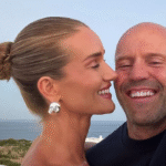 Рози Хантингтон-Уайтли хвастается отдыхом в Турции: фото в стильных бикини и с детьми