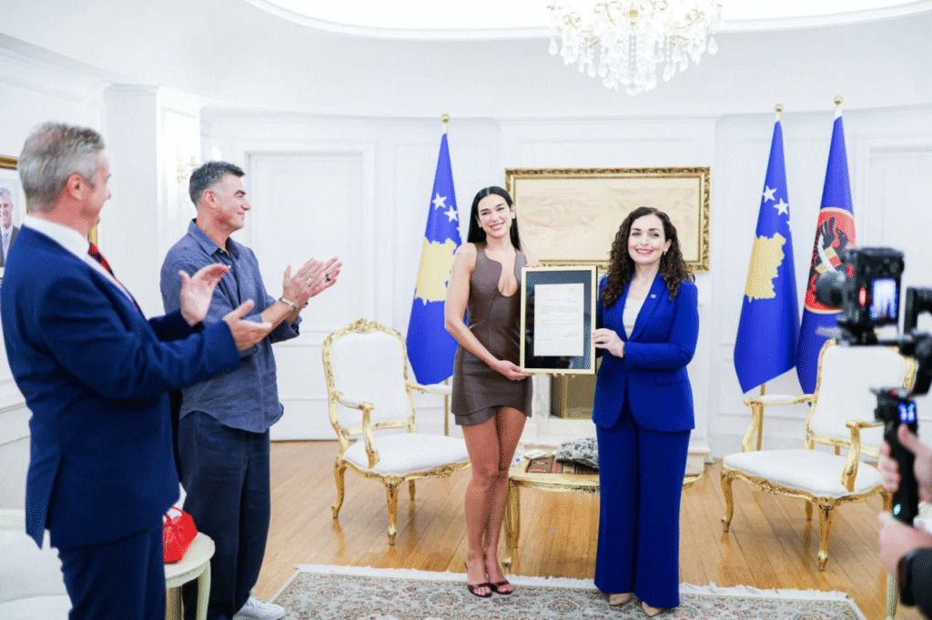 Дуа Липа получила гражданство Косово: как певица стала символом гордости для своей родной страны