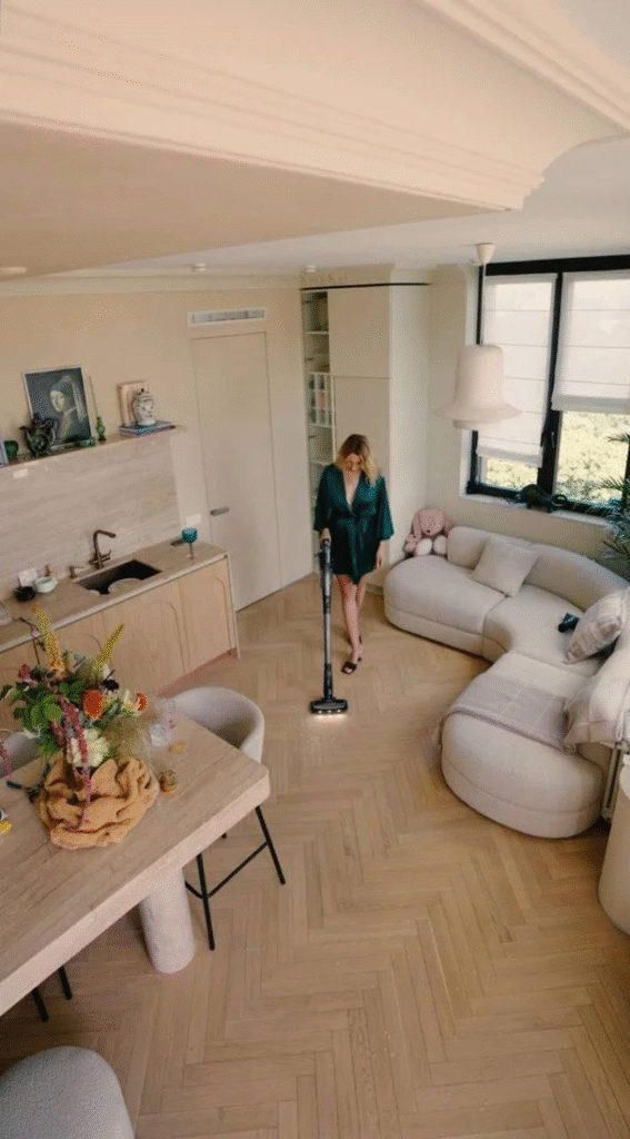 Леся Никитюк показала свою квартиру и поделилась забавным советом по уборке