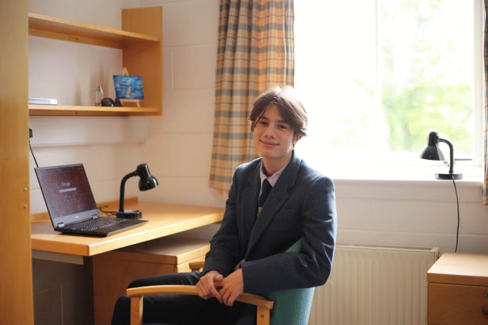 Украинец Максим Гавриленко продал Minecraft сервер и купил дом для матери: как школьник из Украины заработал на жилье