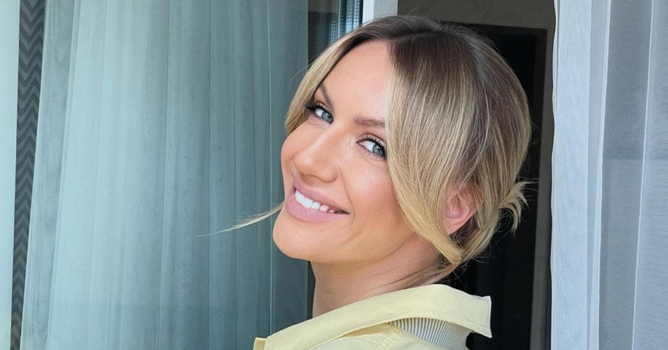 Леся Никитюк показала милое фото с полуторамесячным сыном: мама нянчит внука