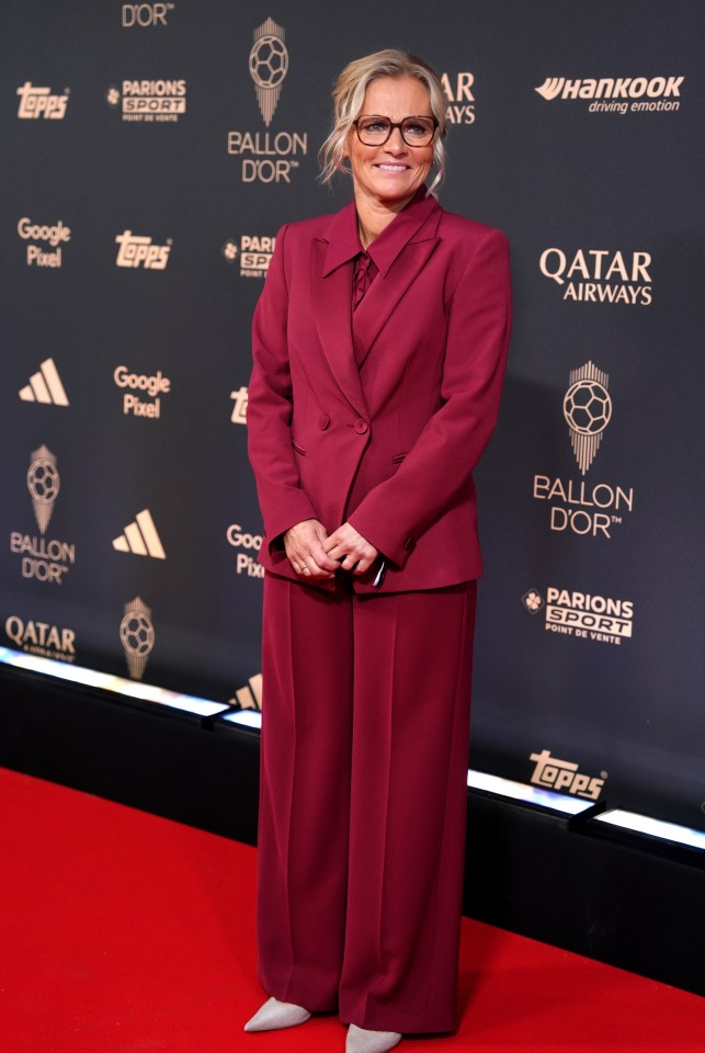 Кейт Скотт ослепила публику на Золотом мяче: платье, муж-боксер и шутки фанатов