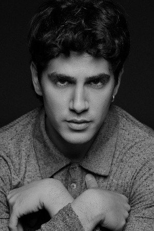 Кто такой Пау Симон: биография, карьера, фильмы, стиль и личная жизнь актёра