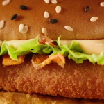 Сырные бургеры снова в McDonald's: сеть представила обновлённые хиты меню