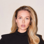 Ева Коршик оказалась в центре скандала: старое фото с флагом «ЛНР» разрушило её сотрудничество с брендом