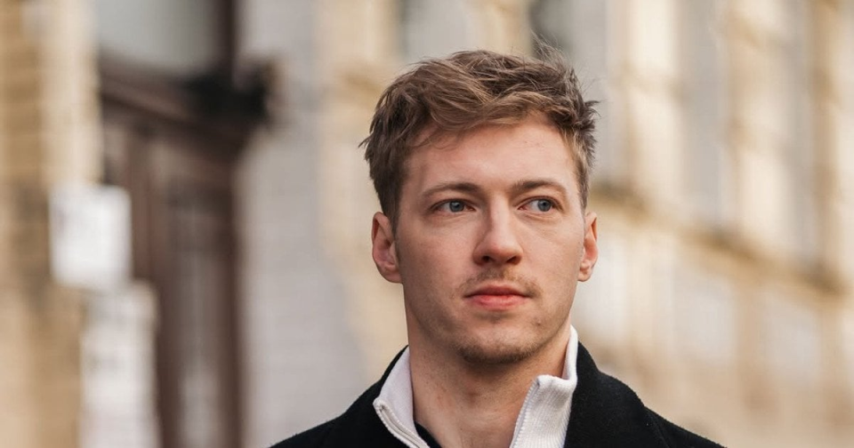 Григорий Бакланов случайно показал новую девушку после развода