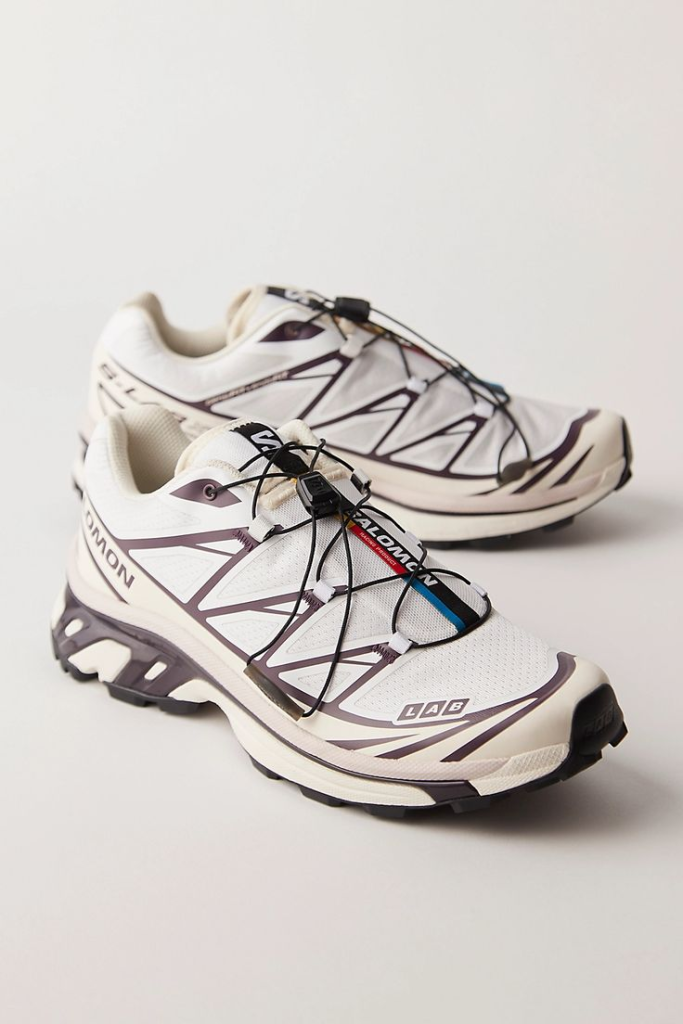 Кроссовки на весну 2026: лучшие модели для погоды, комфорта и стильных образов — гид и подборка