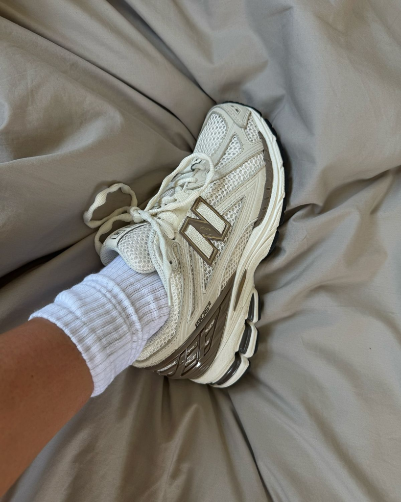 Кроссовки на весну 2026: лучшие модели для погоды, комфорта и стильных образов — гид и подборка