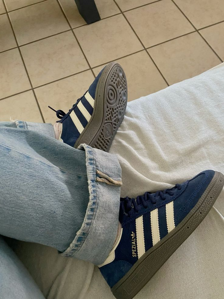 Кроссовки на весну 2026: лучшие модели для погоды, комфорта и стильных образов — гид и подборка