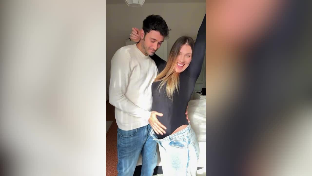 Ольга Харлан объявила о беременности первенцем и показала реакцию жениха