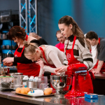 МастерШеф 7 выпуск 17 сезон: кто покинул шоу и кто оказался в черных фартуках