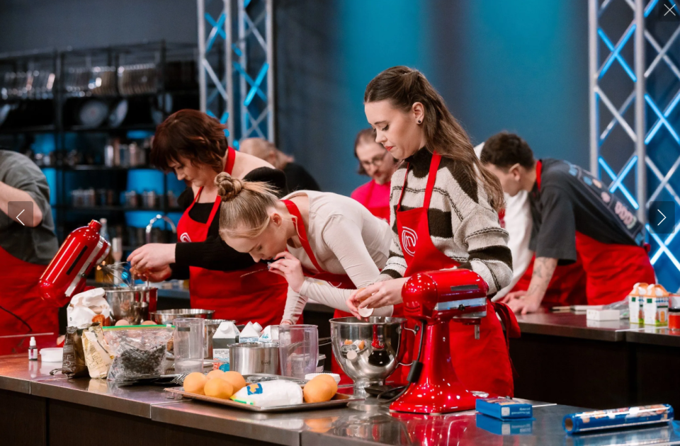 МастерШеф 7 выпуск 17 сезон: кто покинул шоу и кто оказался в черных фартуках