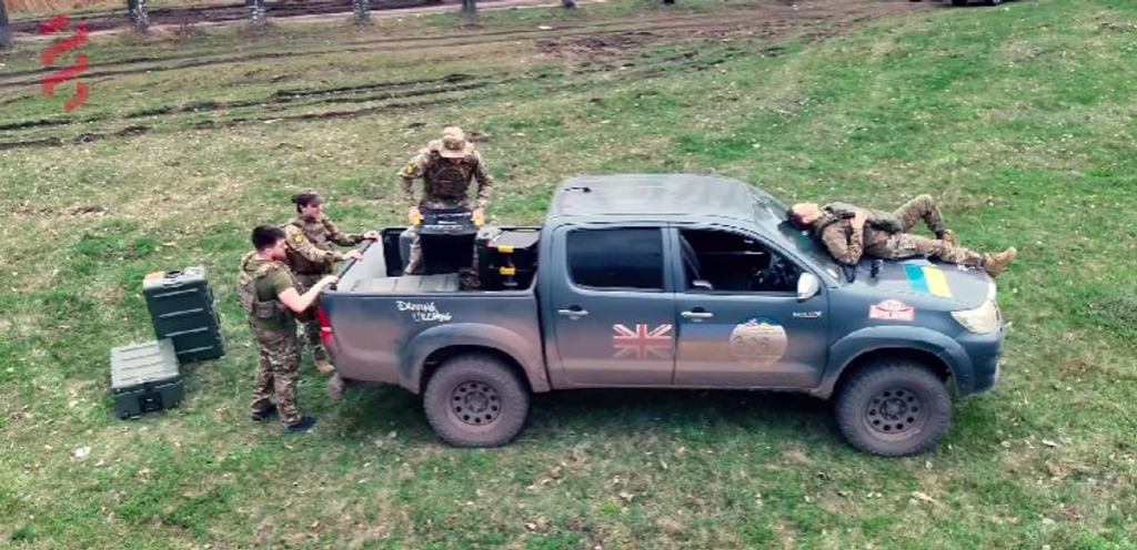 Дуа Липа помогла ВСУ: как певица собрала средства на пикап для медбатальона