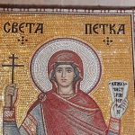Мозаїчна ікона преподобної Параскеви Сербської у храмі Святого Сави в Белграді