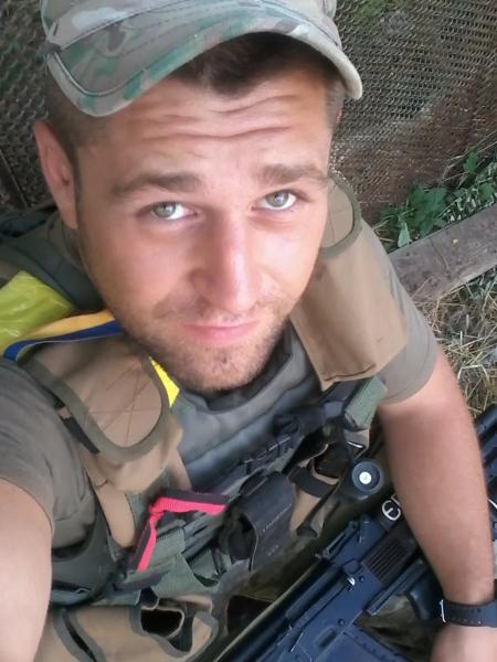 Безработный, звезда телешоу, военный: где были и как выглядели известные телеведущие 10 лет назад