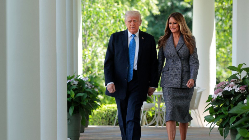 Держались за руки: Мелания Трамп появилась на публике вместе с мужем