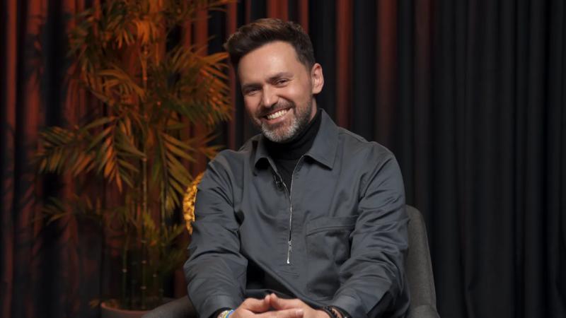 "До сих пор просят вести мероприятия на русском". Тимур Мирошниченко о семье и Евровидении