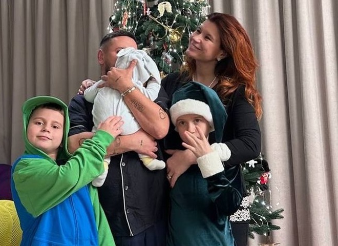 Дружина Монатіка запостила рідкісне фото з їхнім 6-місячним сином