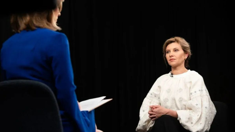 Елена Зеленская очаровала новым образом: где и за сколько купить вышиванку, как у первой леди