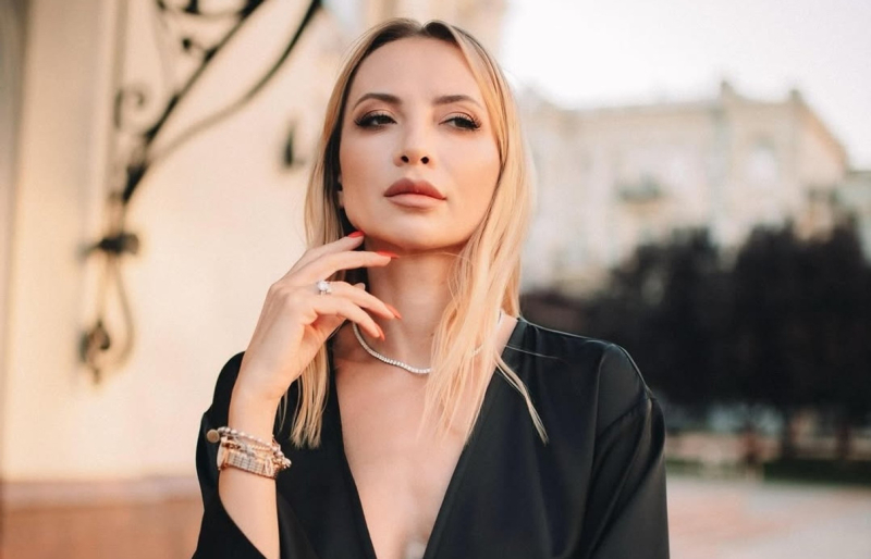 "Іноді я буваю в темряві": Сопонару розказала, що у собі досі вчиться приймати та чому інколи зникає