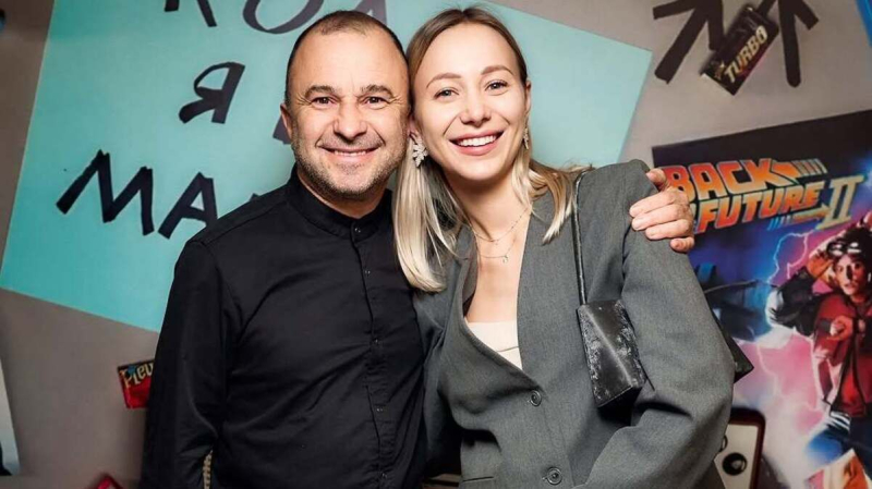 Я не сторонник, &ndash; Виктор Павлик признался, как относится к пластическим операциям жены