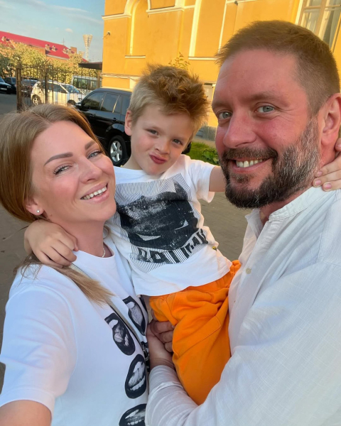 Кохання з першого погляду, автокатастрофа і звільнення з "Дизель шоу": цікаве з життя Яни Глущенко